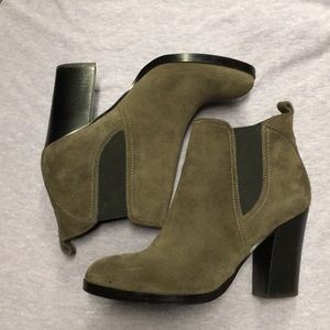 Marc Fisher suede taupe high heel ankle boots sz7